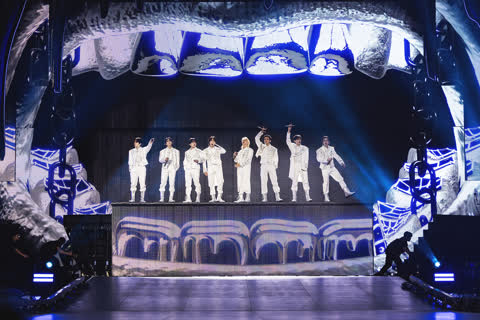 Stray Kids: The dominATE Experience